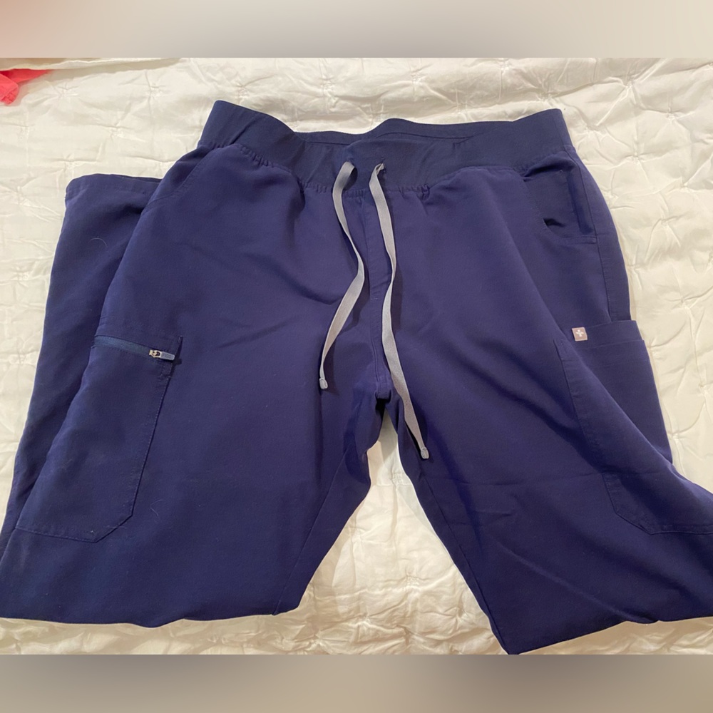 FIGS skinny yola 2.0 scrubs